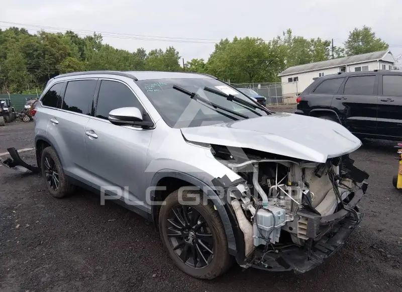 2019 Toyota Highlander photo