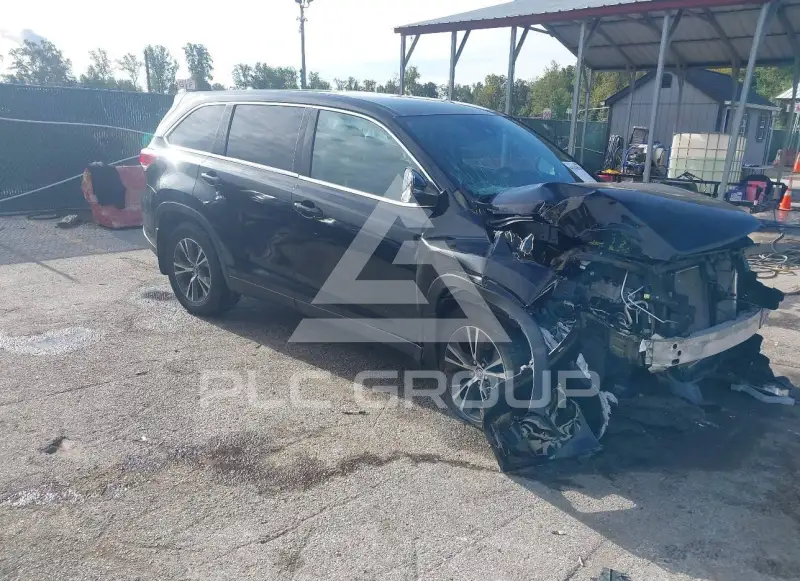 2019 Toyota Highlander photo