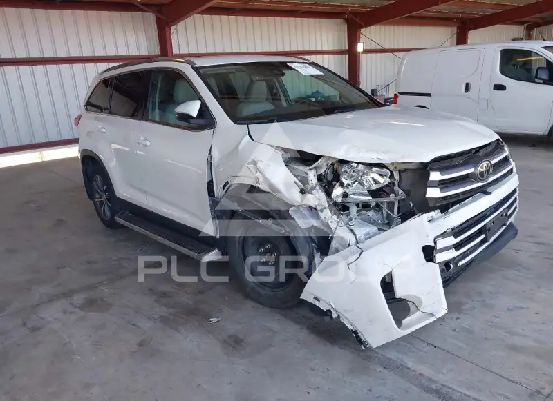 2019 Toyota Highlander photo