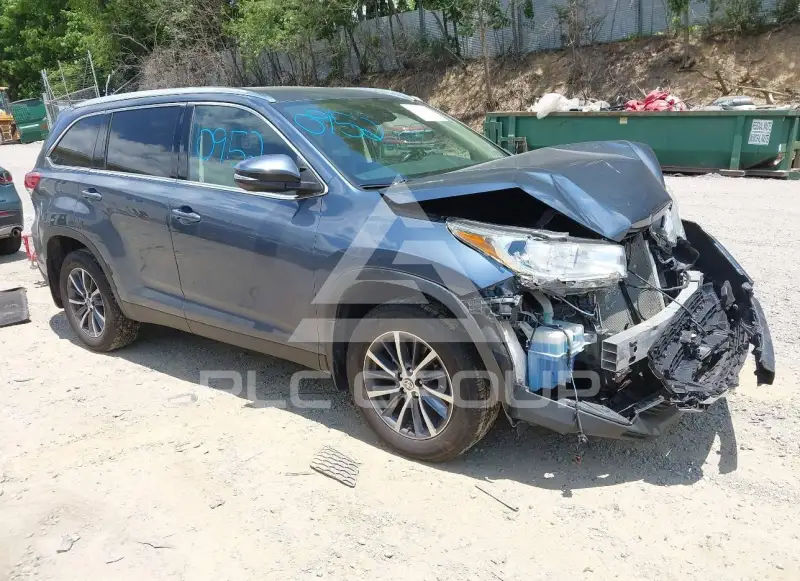 2019 Toyota Highlander photo