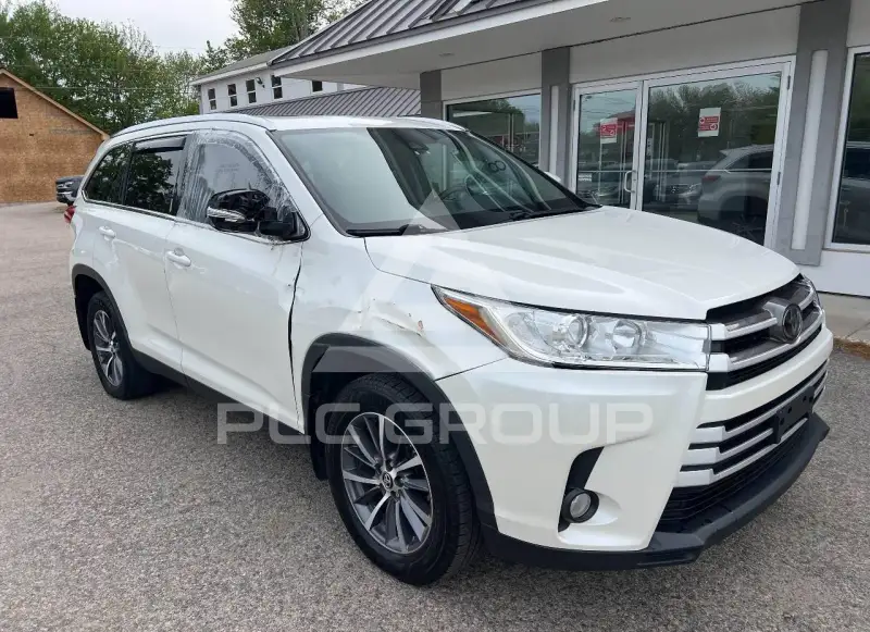 2019 Toyota Highlander фото