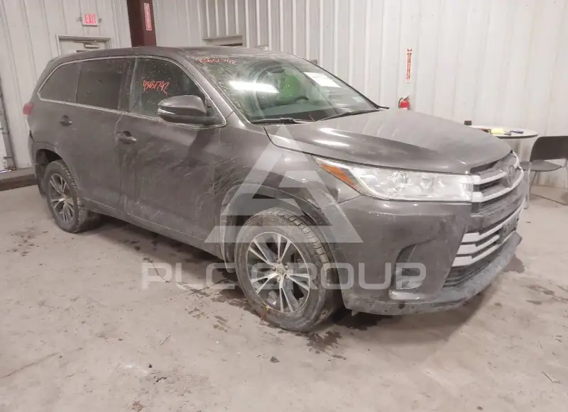 2019 Toyota Highlander photo