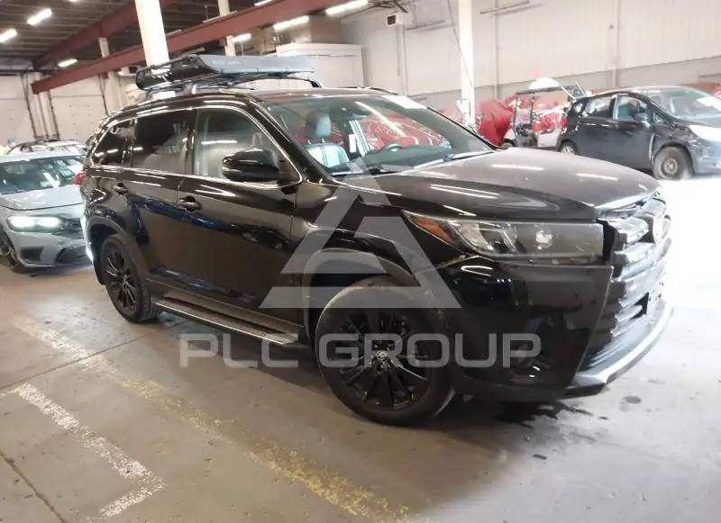 2019 Toyota Highlander photo