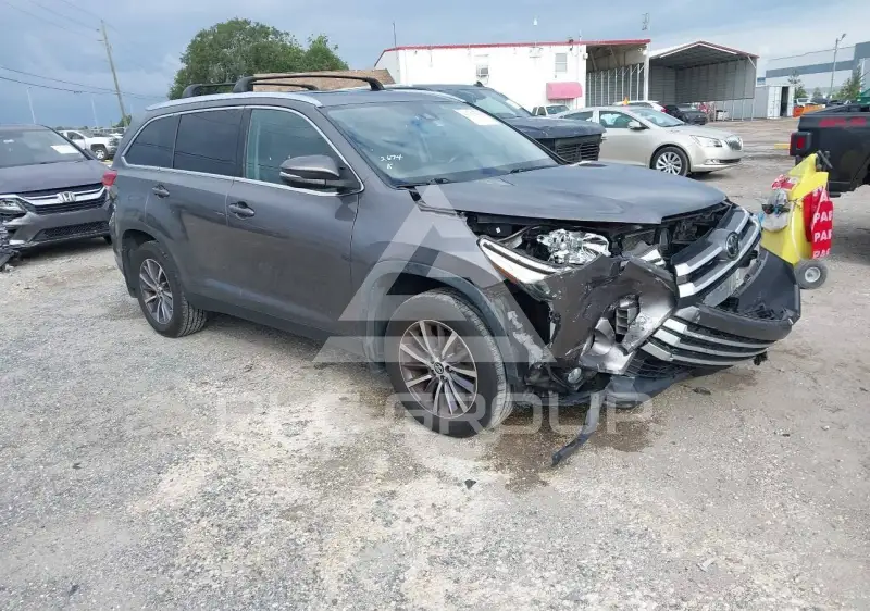 2019 Toyota Highlander фото