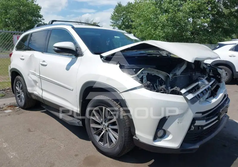 2019 Toyota Highlander фото