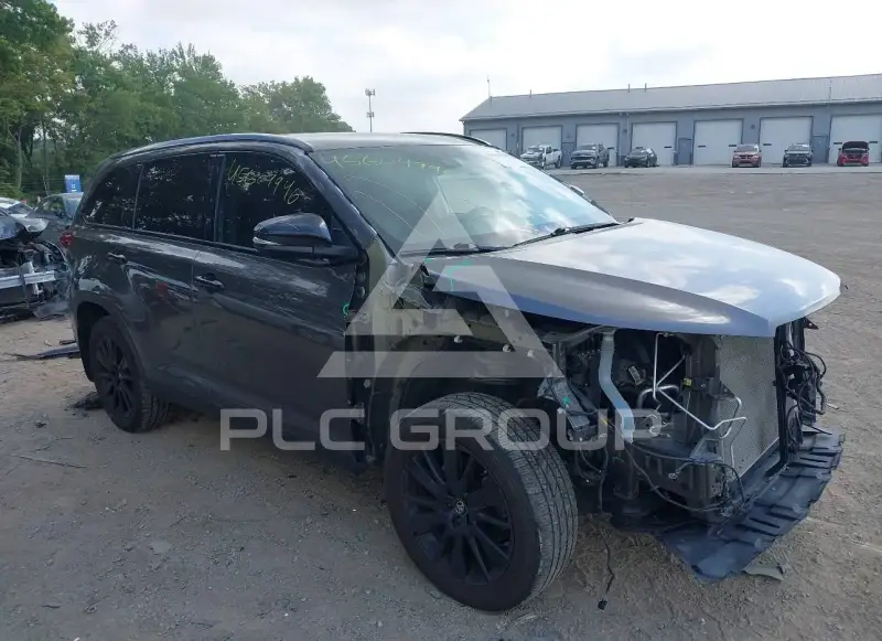 2019 Toyota Highlander photo