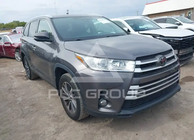 2019 Toyota Highlander фото