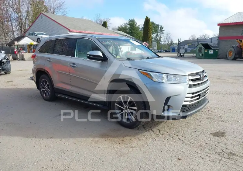 2019 Toyota Highlander photo