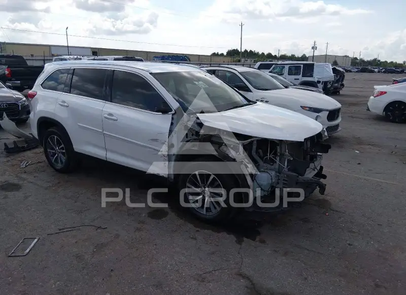 2019 Toyota Highlander photo