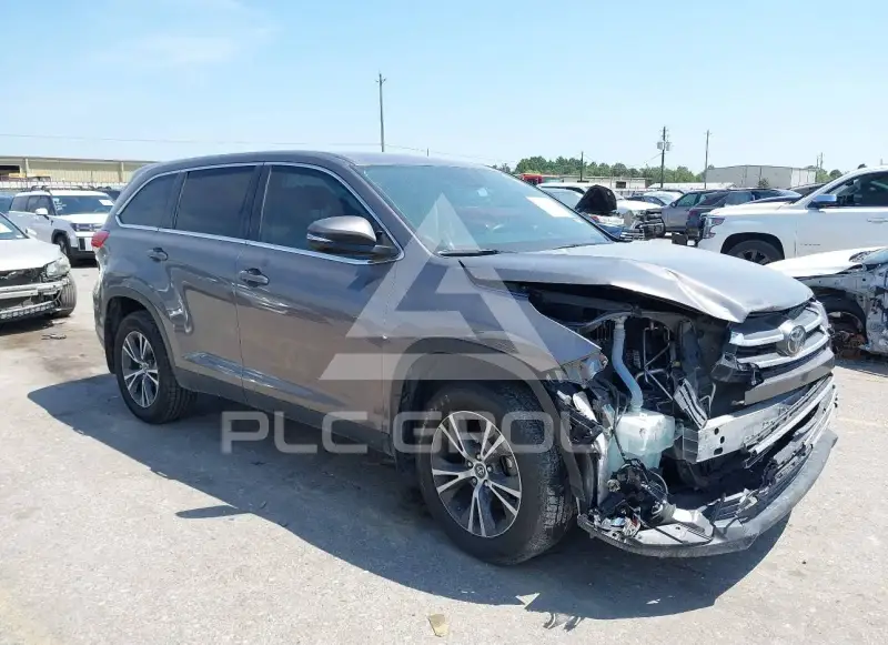 2019 Toyota Highlander photo