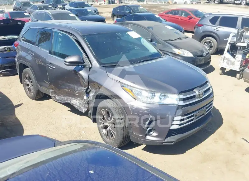 2019 Toyota Highlander photo