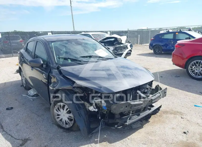 2019 Toyota YARIS фото