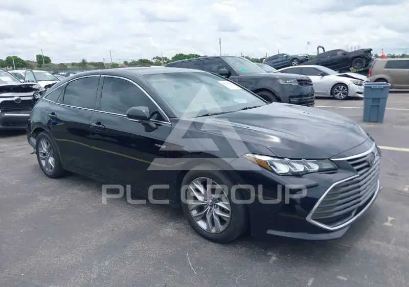 2019 Toyota AVALON photo