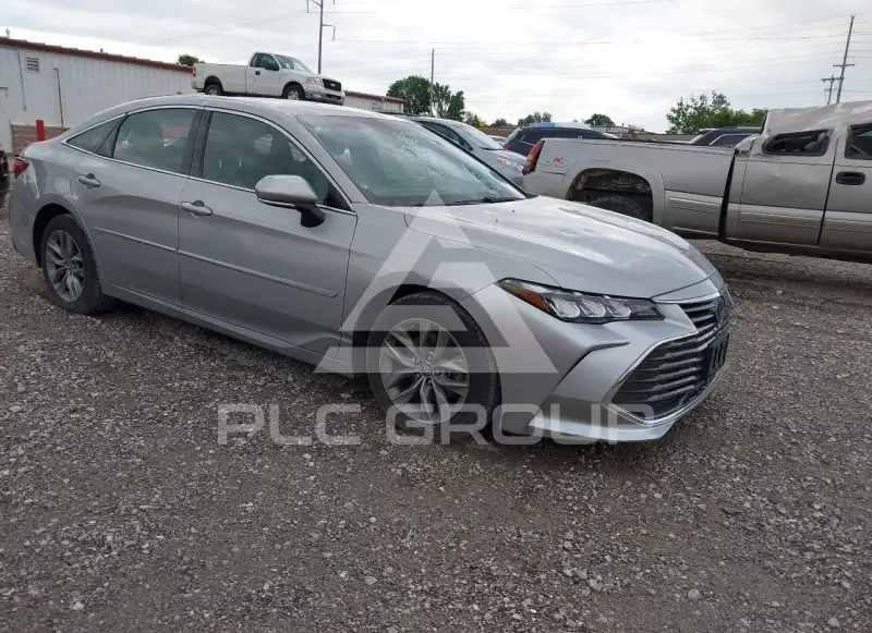 2019 Toyota AVALON photo