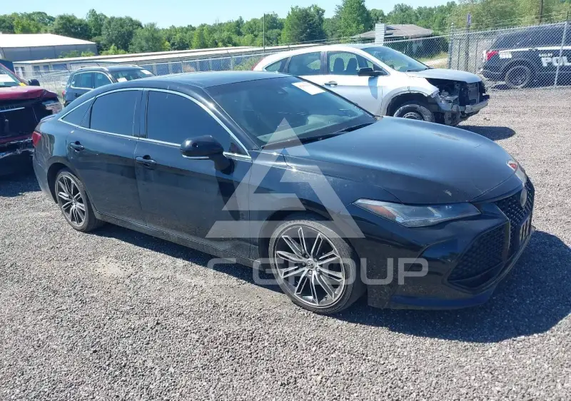 2019 Toyota AVALON photo