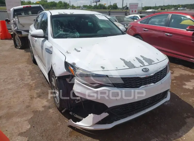 2019 KIA Optima photo