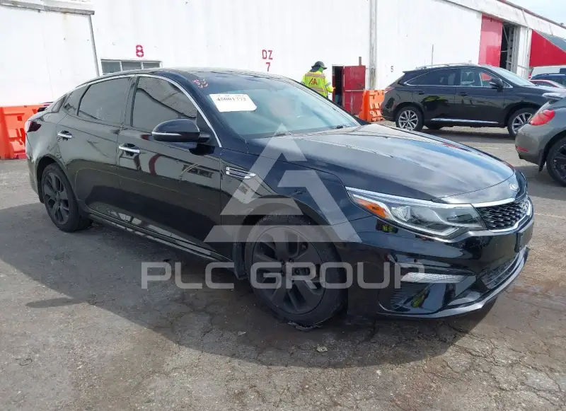 2019 KIA Optima photo