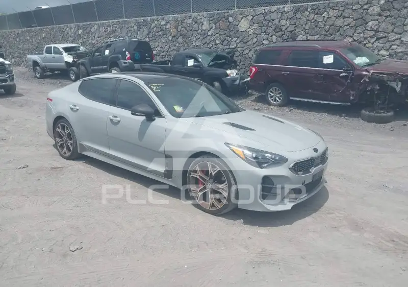 2019 KIA Stinger photo