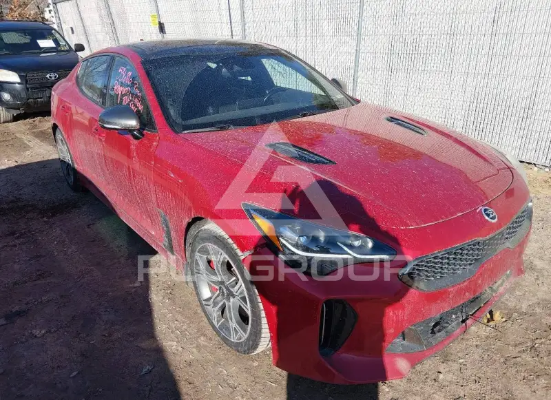 2019 KIA Stinger photo