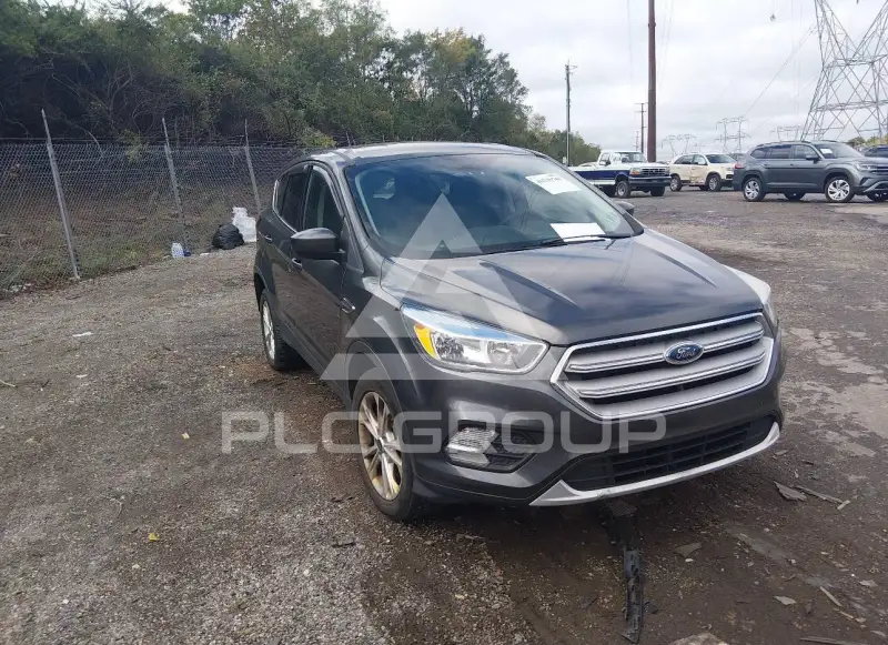 2019 Ford ESCAPE photo