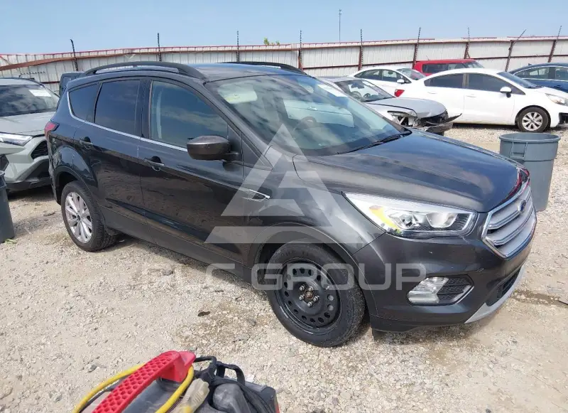 2019 Ford ESCAPE photo