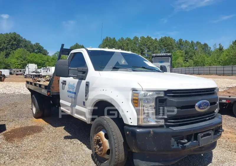2019 Ford F-550 фото