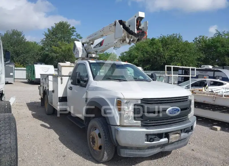 2019 Ford F-550 фото
