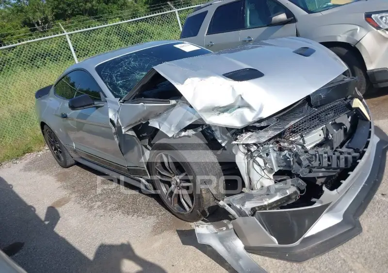 2019 Ford MUSTANG photo