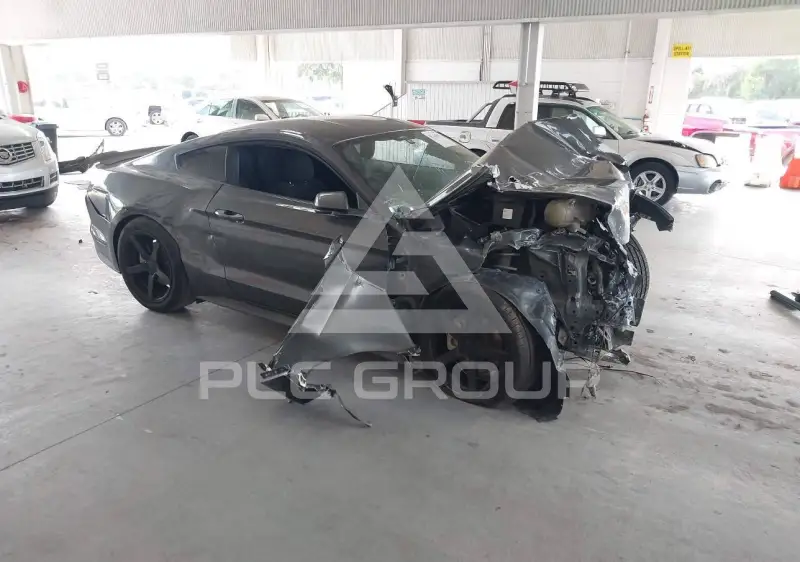 2019 Ford MUSTANG photo