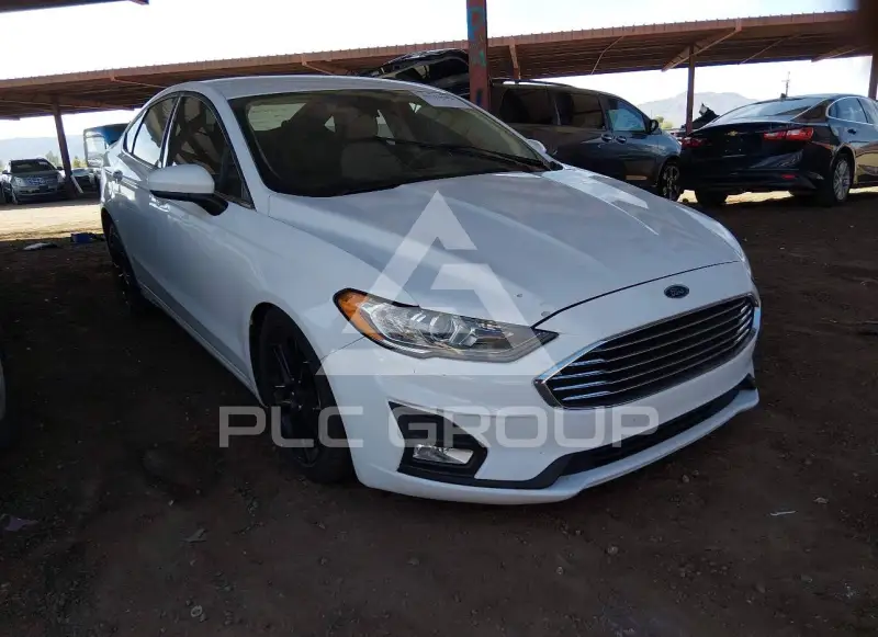 2019 Ford FUSION photo