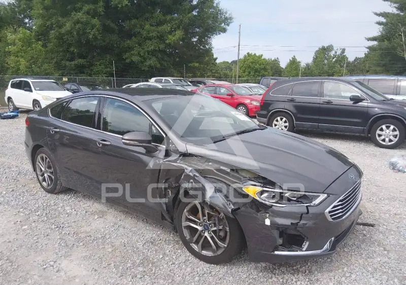 2019 Ford FUSION photo