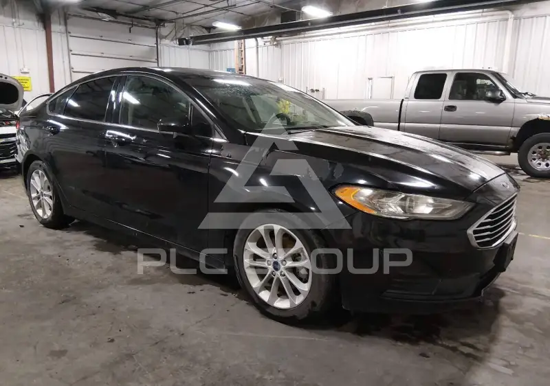 2019 Ford FUSION photo