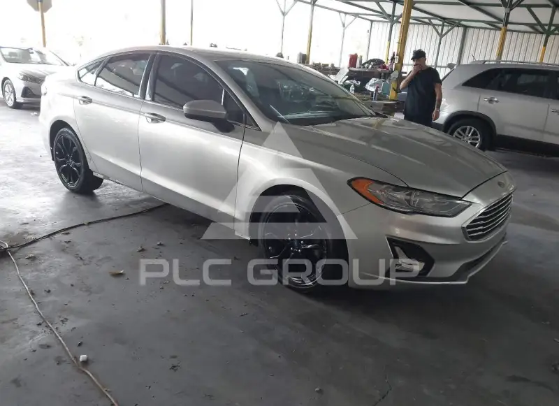 2019 Ford FUSION photo