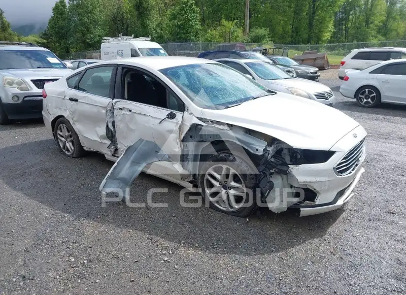 2019 Ford FUSION photo