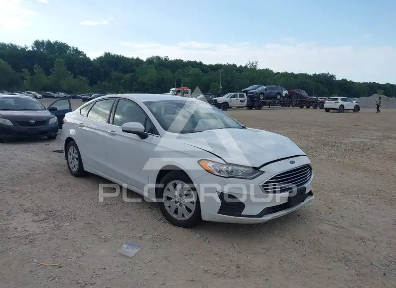 2019 Ford FUSION фото