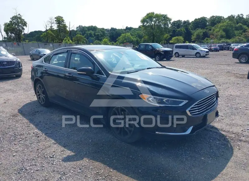 2019 Ford FUSION фото