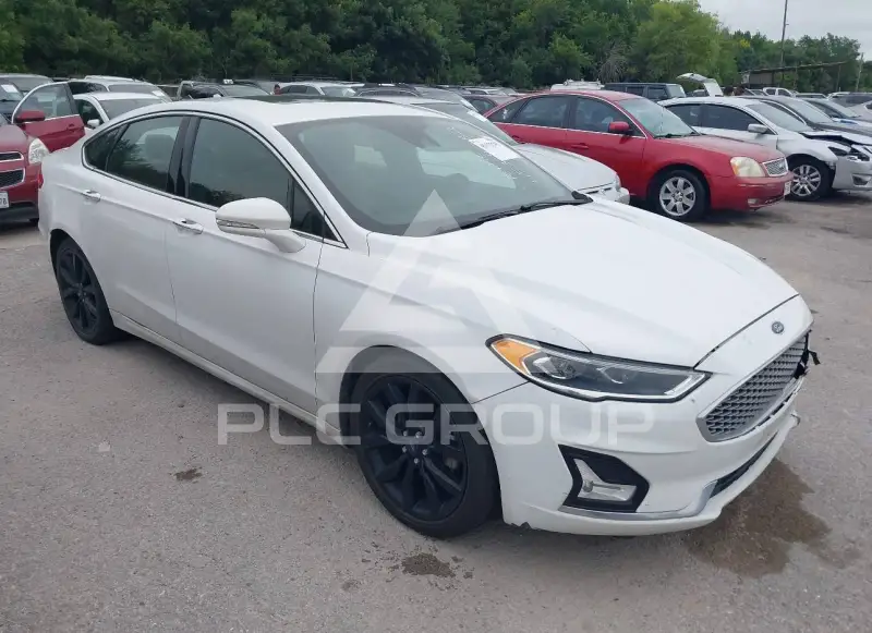 2019 Ford FUSION photo