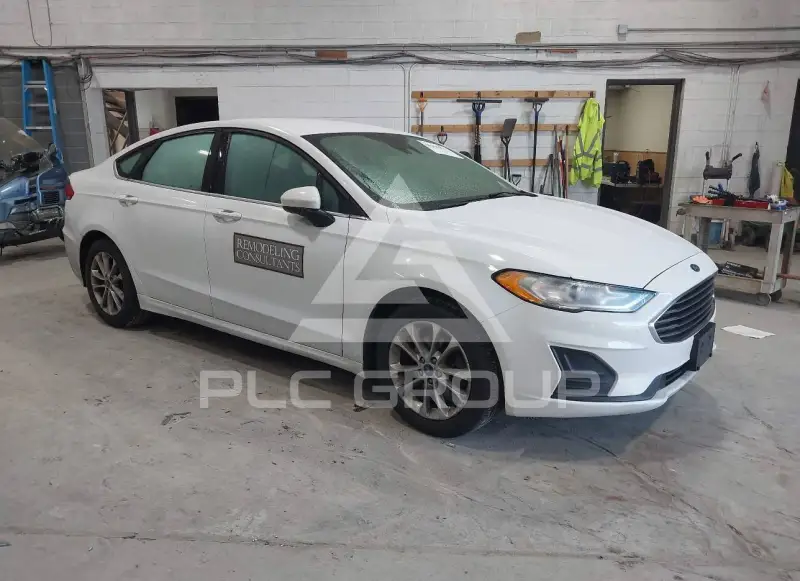 2019 Ford FUSION photo