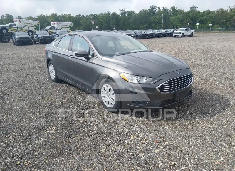 2019 Ford FUSION photo