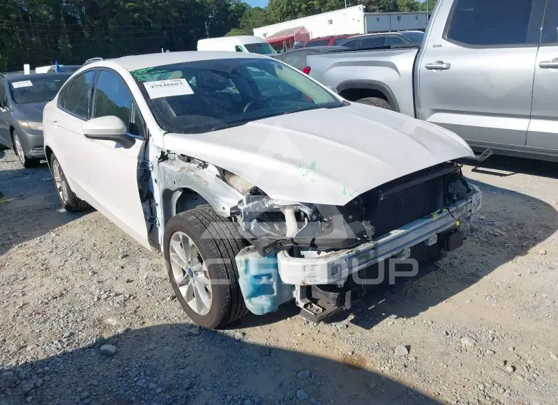 2019 Ford FUSION photo