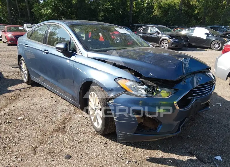 2019 Ford FUSION photo