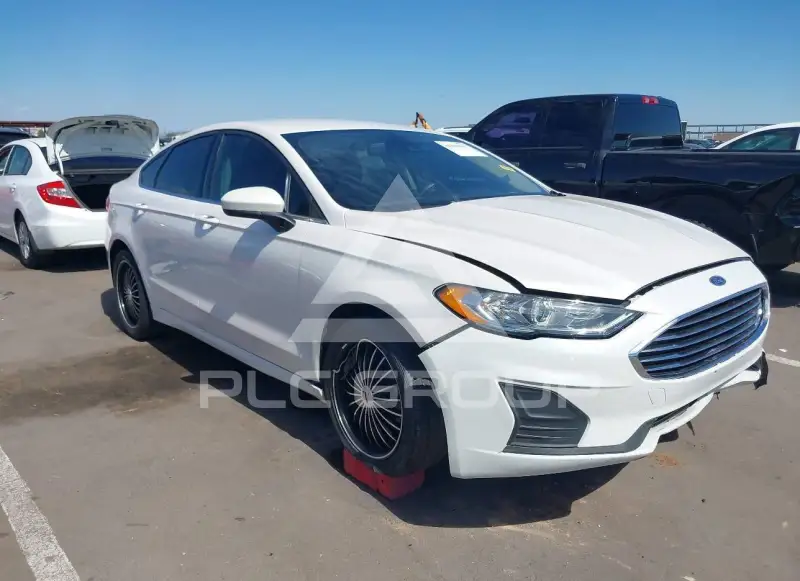 2019 Ford FUSION photo