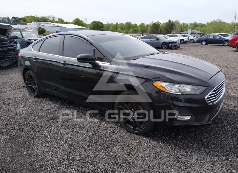 2019 Ford FUSION photo
