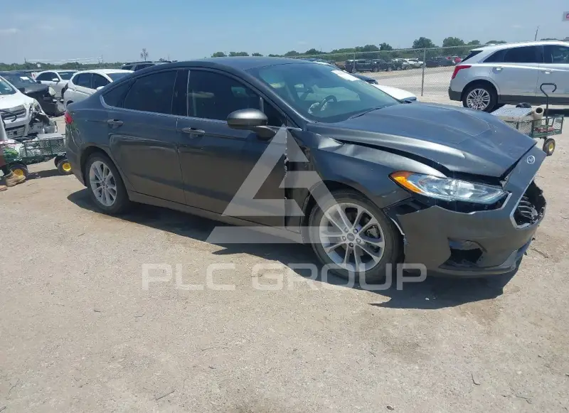 2019 Ford FUSION photo