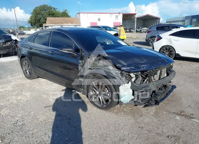 2019 Ford FUSION фото