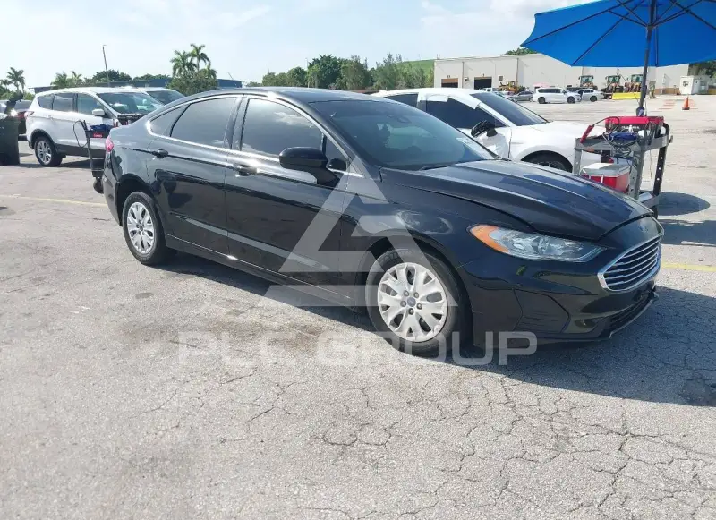 2019 Ford FUSION фото