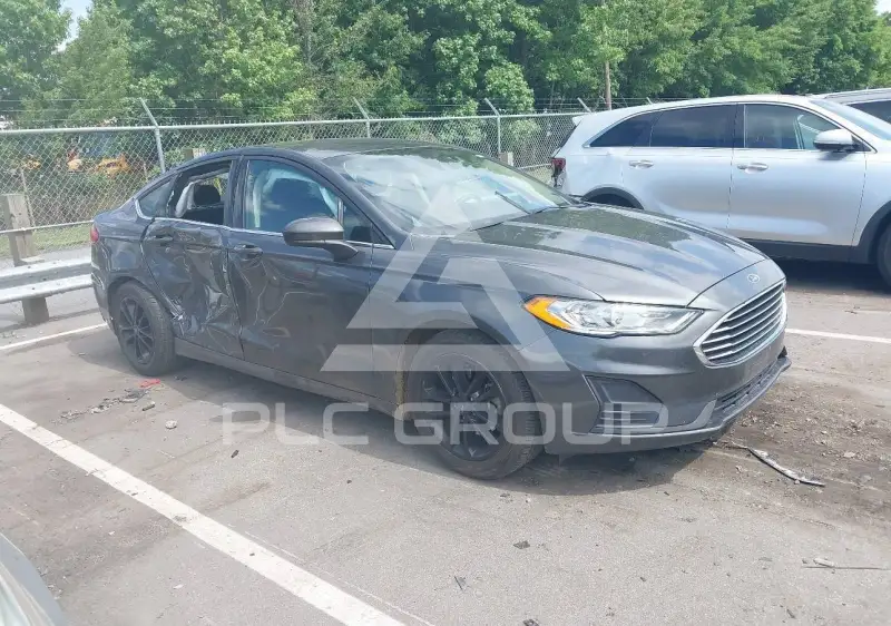 2019 Ford FUSION photo