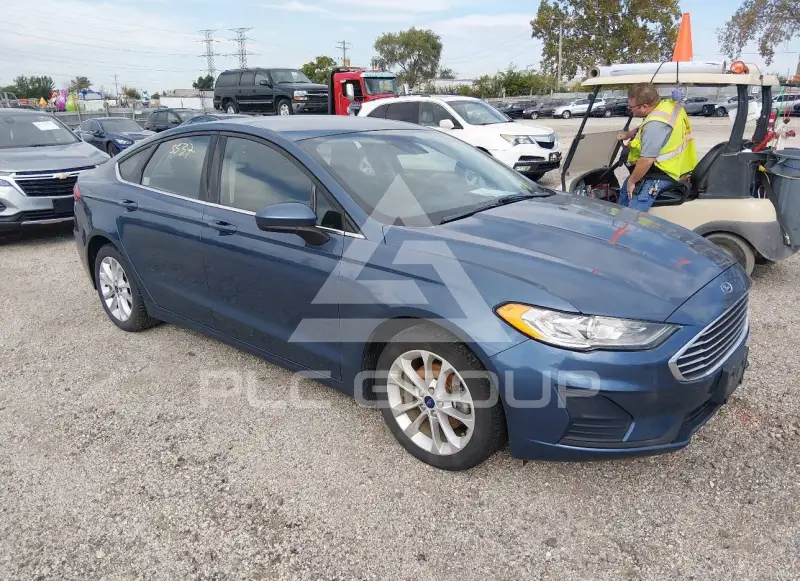 2019 Ford FUSION photo
