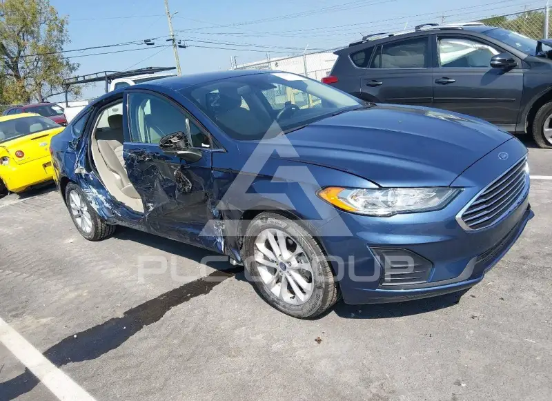 2019 Ford FUSION photo