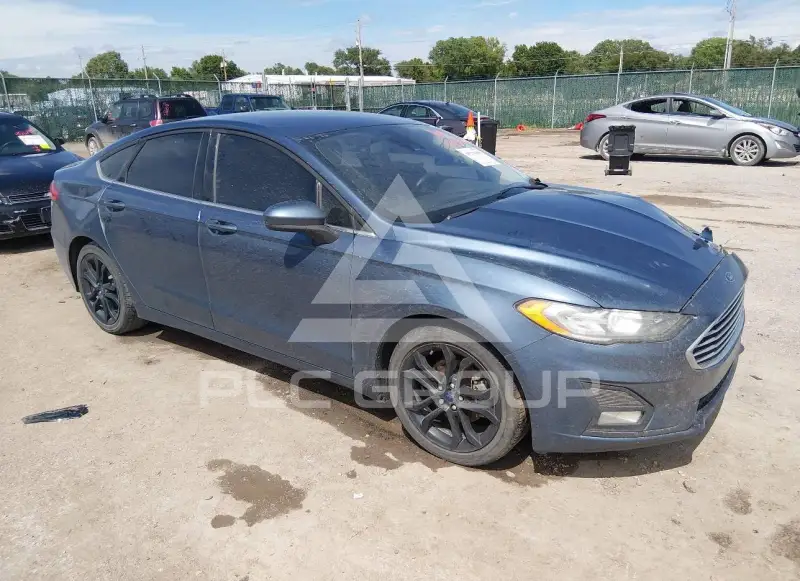 2019 Ford FUSION photo